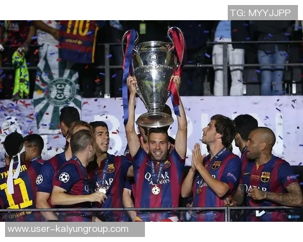 冲击最后一冠阿尔巴社媒晒合照激励队友共同争夺荣誉