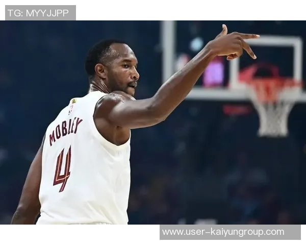 骑士第三节强势反弹单节狂砍37分追平尼克斯米切尔独得21分展现绝佳状态